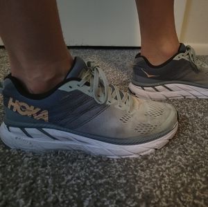 Hoka One One Women's Clifton 6